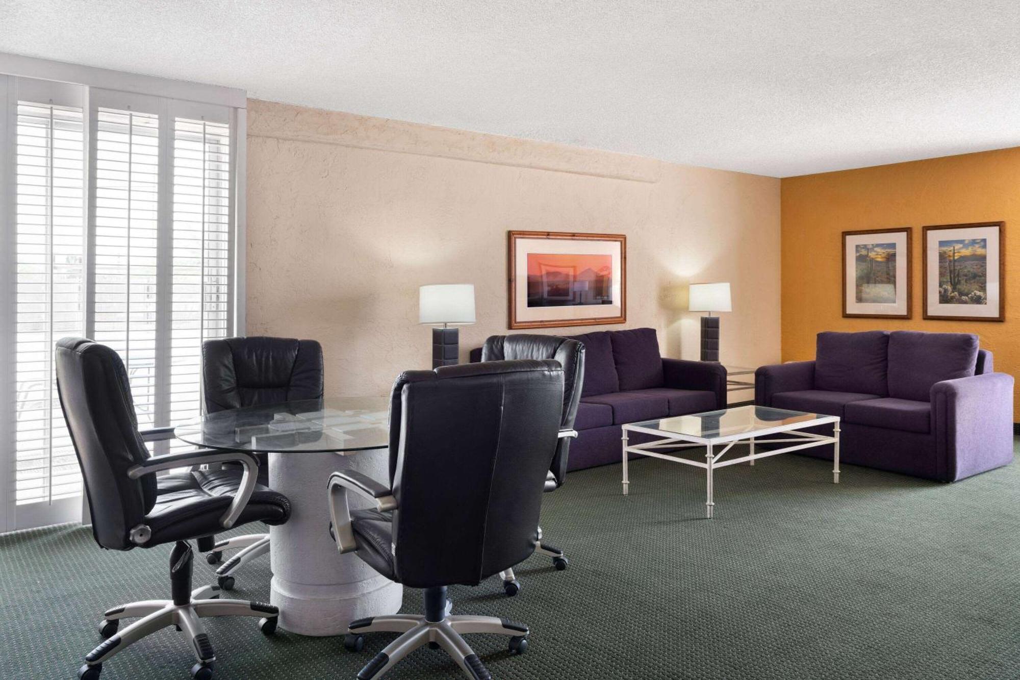 Ramada By Wyndham Tucson Otel Dış mekan fotoğraf