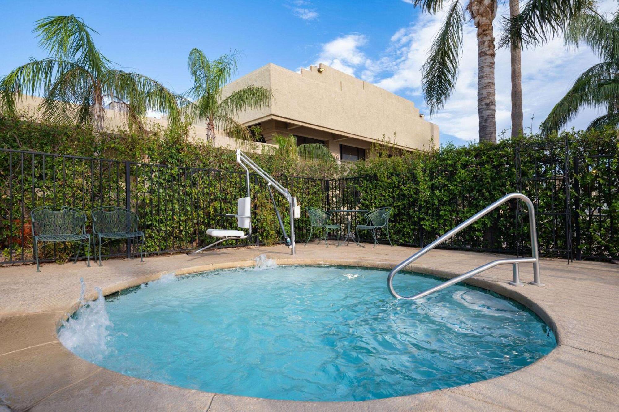 Ramada By Wyndham Tucson Otel Dış mekan fotoğraf