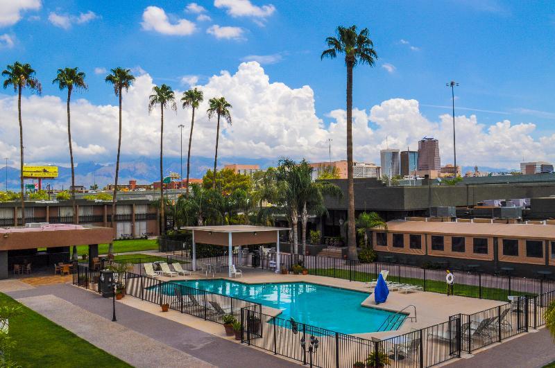 Ramada By Wyndham Tucson Otel Dış mekan fotoğraf